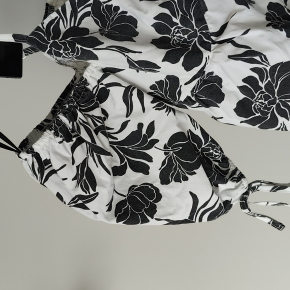 Black and white blouse - Picture 2 of 5